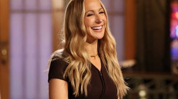 Nikki Glaser makes her hosting debut