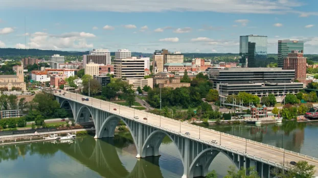 Where to Eat, Stay, and Play in Knoxville, East Tennessee's Gateway to the Smokies