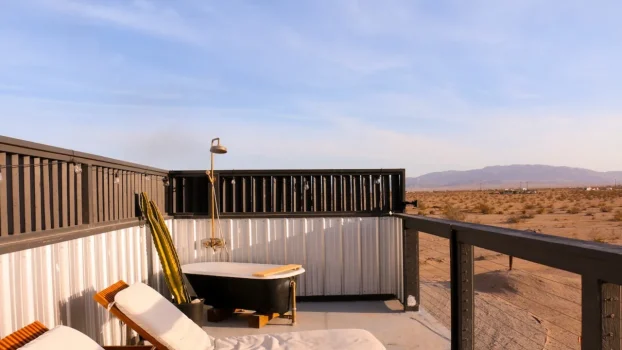 11 Dreamy Airbnbs With Hot Tubs for When You Want to Get Away and Unwind