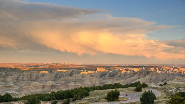 7 Places to Stay Near Badlands National Park for Nature Views, Stargazing, and Wildlife Spotting