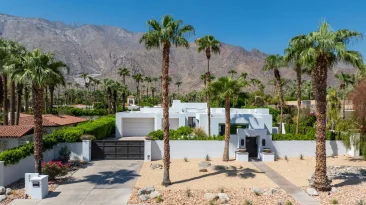 9 Airbnbs That Once Belonged to Legends Like Frank Sinatra, Elizabeth Taylor, and Jane Austen