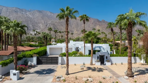 9 Airbnbs That Once Belonged to Legends Like Frank Sinatra, Elizabeth Taylor, and Jane Austen