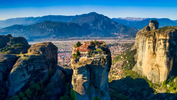 I Live in Athens and These Are the Places in Greece I Always Recommend