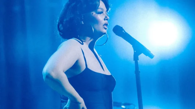 Rising U.K. Singer Establishes Her Queendom in L.A.