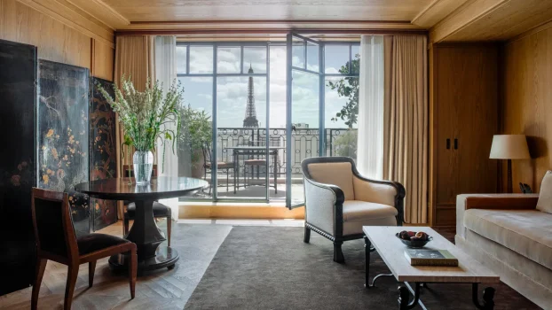 11 Paris Hotels Within Walking Distance of the Eiffel Tower