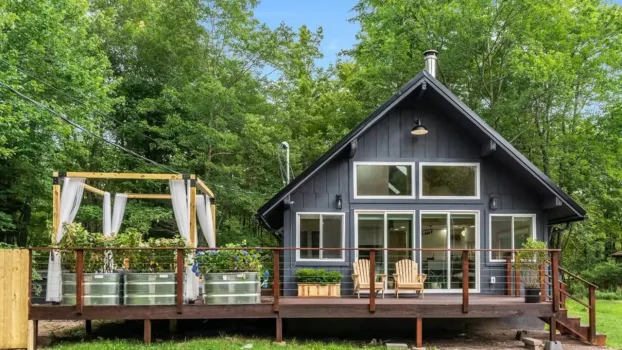 9 Woodsy Poconos Airbnbs Made for Unplugging