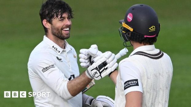 Ben Foakes celebrates scoring a century
