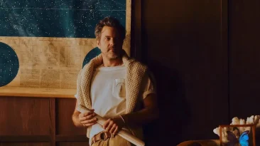 Unpacking With Joshua Jackson: The Pleasures of a Solo Ski Trip to Niseko, Japan