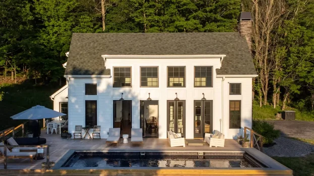 11 Summer-Friendly Airbnbs Near NYC, With Access to Pools, Lakes, and Beaches