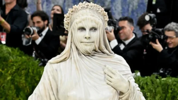 Heidi Klum Shocks at 2026 Met Gala With 'Living Sculpture' Ensemble