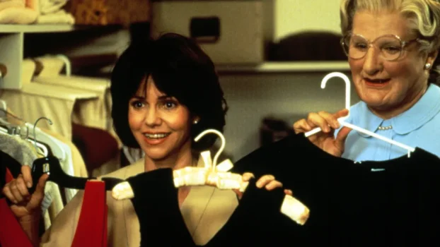 Sally Field Thought Robin Williams 'Wasn't Funny' on 'Mrs. Doubtfire'