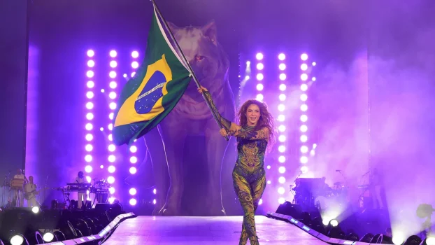 Shakira Draws 2 Million to Rio De Janeiro's Copacabana Beach